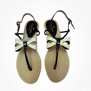 Kate Spade black cream patent leather bow sandals made in Brazil preowned 6.5